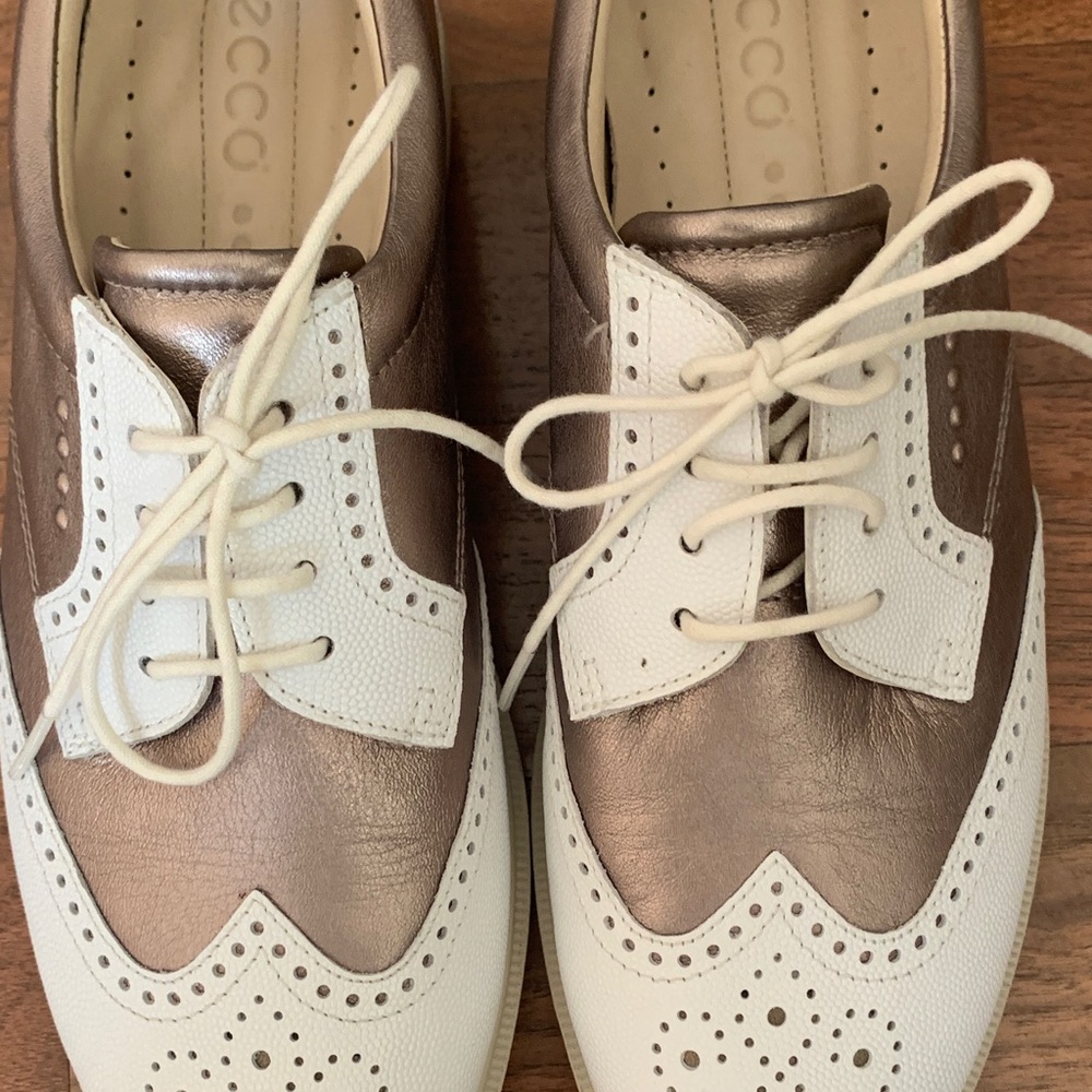 ECCO Bronze and White Leather Oxfords. - Picture 9 of 15